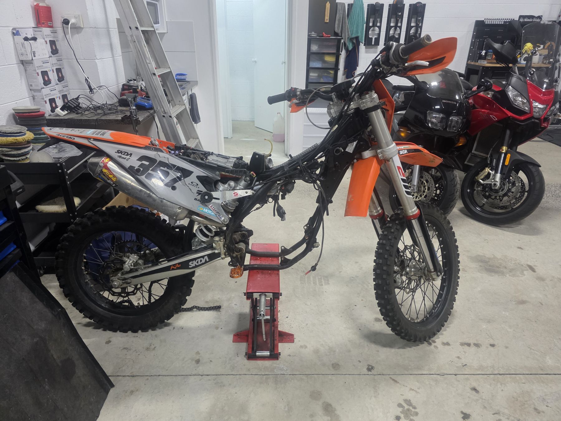 Motorcycle engine internals